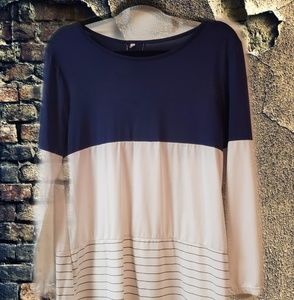 Great used soft color block tunic top.